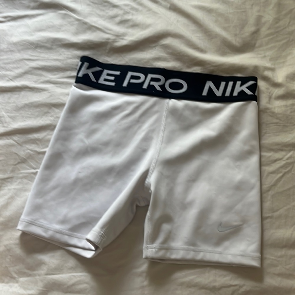 Nike pro White Shorts